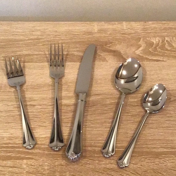 Oneida 5-piece place setting "Julliard"--stainless NEW - Picture 4 of 4
